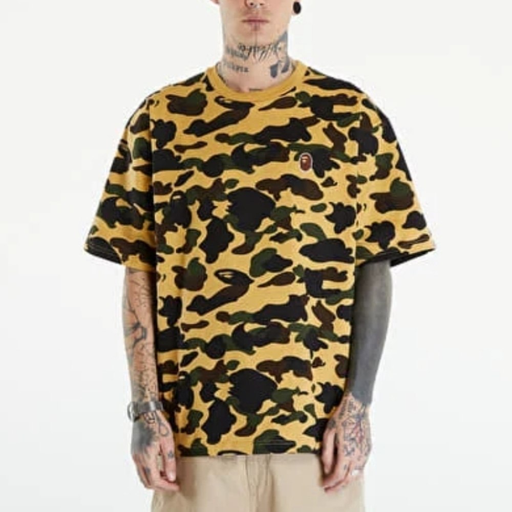 A Bathing Ape BAPE 1st Camo One Point Tee T-shirt Medium Yellow Logo Streetwear